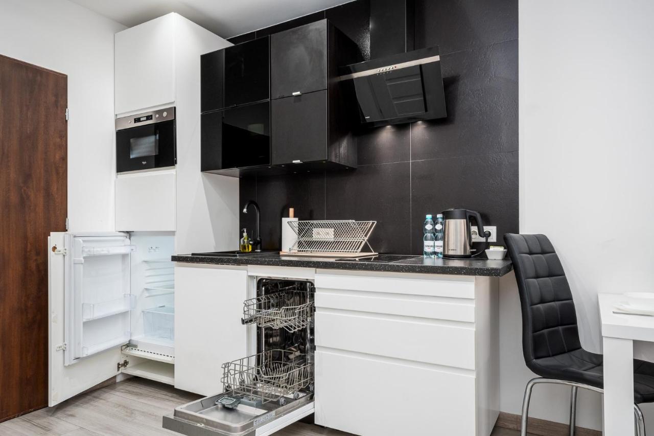 Apart D&K Free Parking Cybernetyki 2E Apartment Варшава Екстериор снимка
