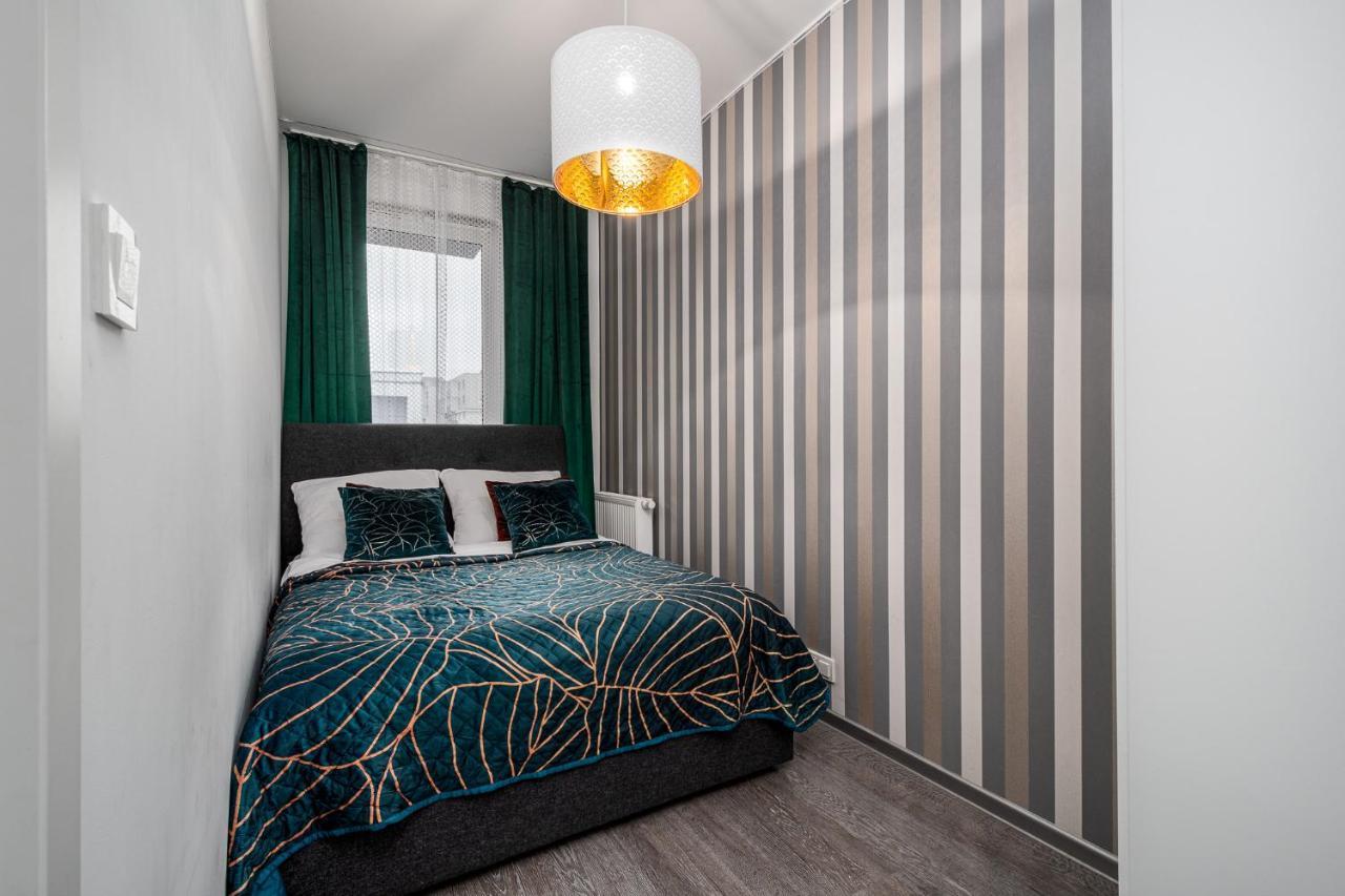 Apart D&K Free Parking Cybernetyki 2E Apartment Варшава Екстериор снимка